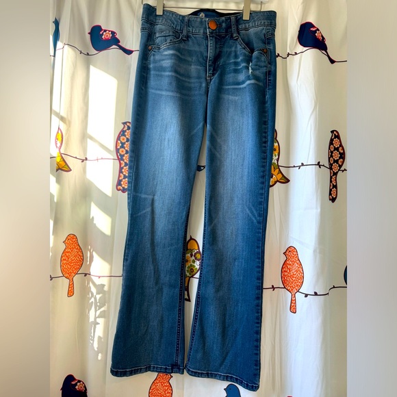 Democracy, “Ab”solution boot cut jeans, distressed light wash, petite 4 - Picture 1 of 8